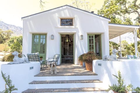 Authentic and Charming French-inspired Cottage House in Franschhoek