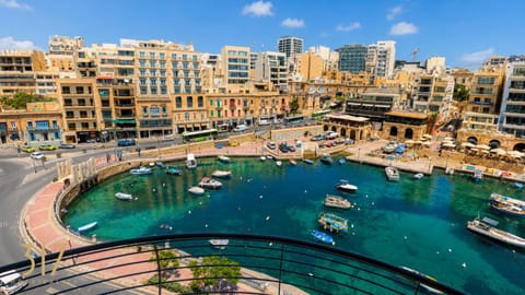 View (from property/room), View (from property/room), Balcony/Terrace, Balcony/Terrace, City view, City view, Landmark view, Landmark view, Sea view, Sea view