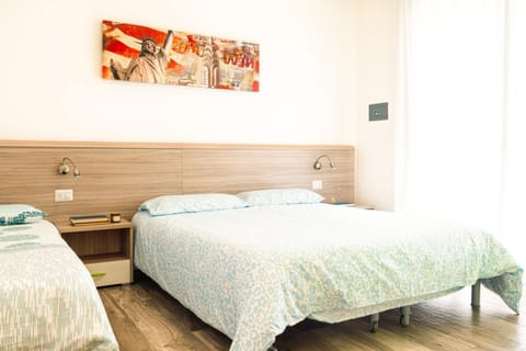 Bedroom, heating, wardrobe, air conditioner