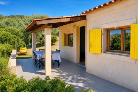Patio, Garden, Dining area