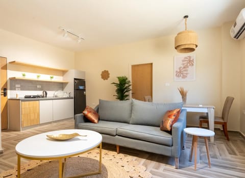 Kitchen or kitchenette, Living room
