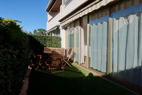 Lora Apartment with Garden & Pool Apartment in Mandelieu-La Napoule