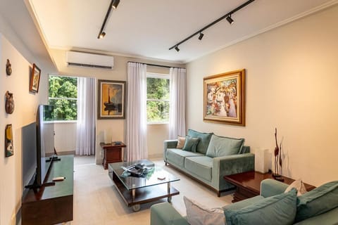 Nardete · Leme 300m praia: 2 quartos, modernidade e conforto Apartment in Rio de Janeiro