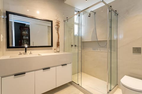 Nardete · Leme 300m praia: 2 quartos, modernidade e conforto Apartment in Rio de Janeiro