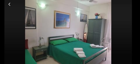 Bedroom, air conditioner