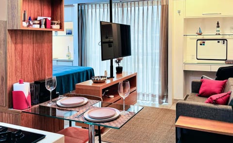 TV and multimedia, Photo of the whole room, Dining area, Bedroom, Lunch, Dinner, furniture, locker, pet friendly, kitchen