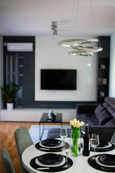 Living room, Seating area, Dining area