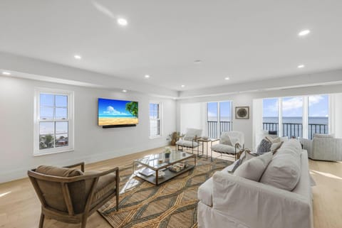 Waldorf 7B House in Naples