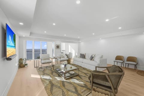 Waldorf 7B House in Naples