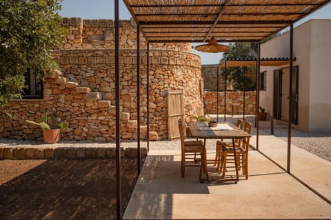 Patio, Dining area