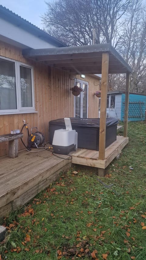 Elegant Portree Cottage with Hot Tub House in Portree