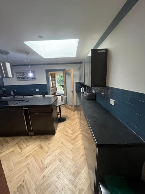 Elegant Portree Cottage with Hot Tub House in Portree