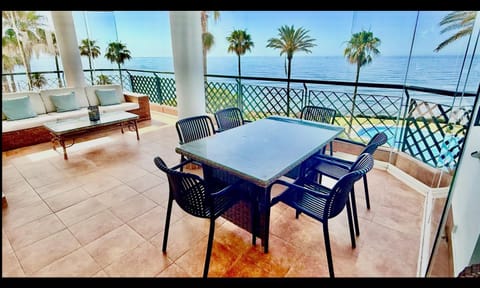 View (from property/room), Balcony/Terrace, Seating area, Sea view