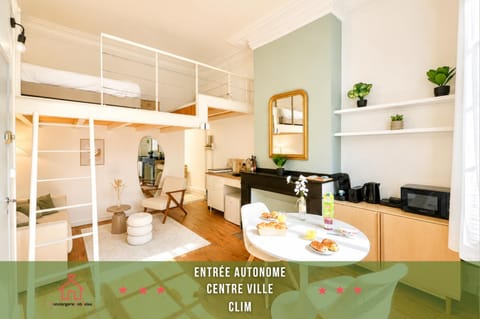 Communal lounge/ TV room, Kitchen or kitchenette, Living room, Dining area