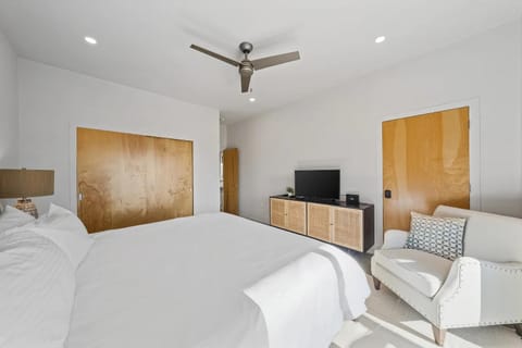 Candler Modern - Mountain & Forest Views, Bbq House in Upper Hominy