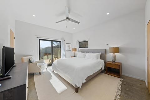 Candler Modern - Mountain & Forest Views, Bbq House in Upper Hominy