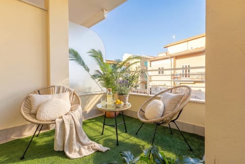 View (from property/room), Balcony/Terrace, Seating area