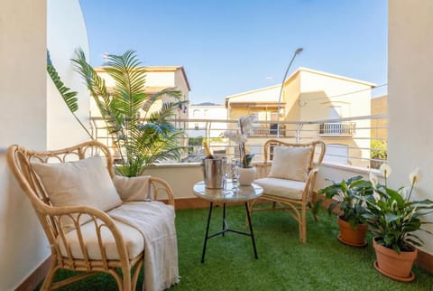 View (from property/room), Balcony/Terrace, Seating area