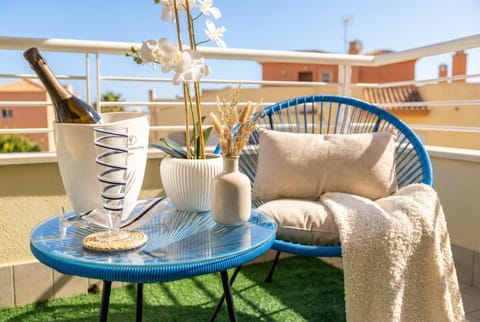 View (from property/room), Balcony/Terrace, Seating area