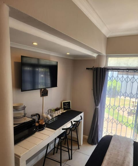 TV and multimedia, Kitchen or kitchenette, Dining area