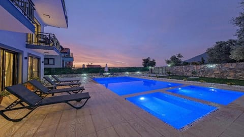 Night, Swimming pool