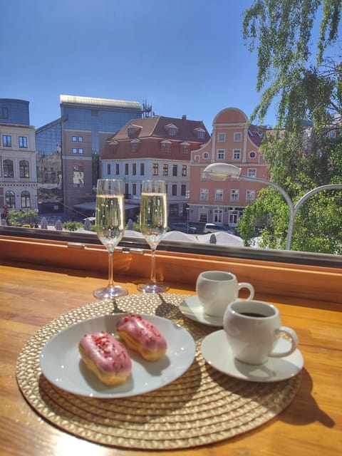 Food and drinks, City view