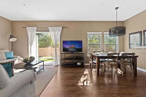 Communal lounge/ TV room, Living room