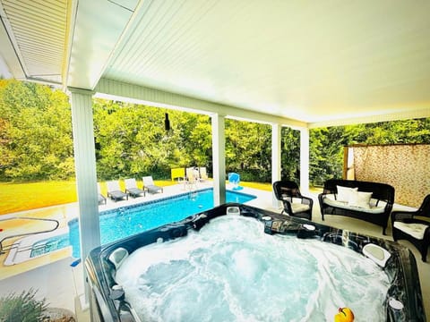 Swimming pool