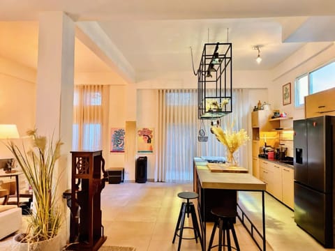 Kitchen or kitchenette, Living room