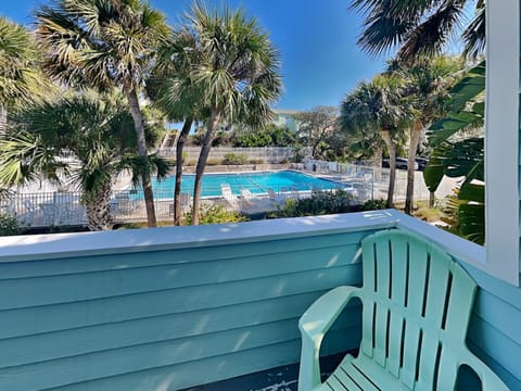 Balcony/Terrace, Pool view, Swimming pool