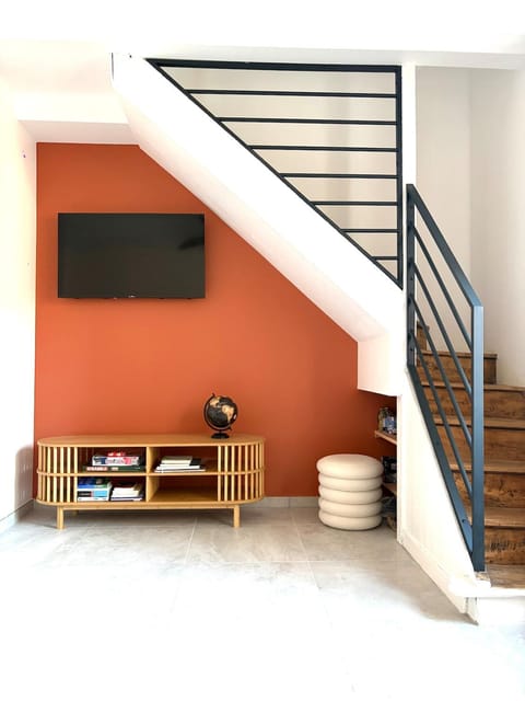 Communal lounge/ TV room, TV and multimedia, Living room