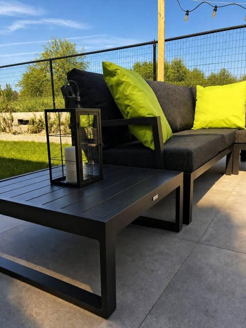 Day, Lounge or bar
