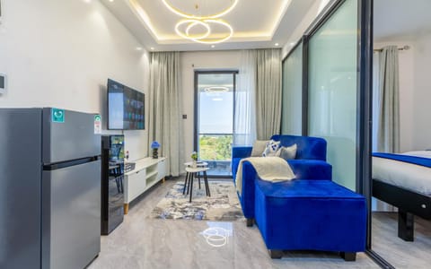 Communal lounge/ TV room, TV and multimedia, Living room, Seating area, Evening entertainment, Bedroom