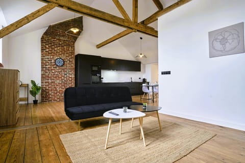 TV and multimedia, Kitchen or kitchenette, Living room