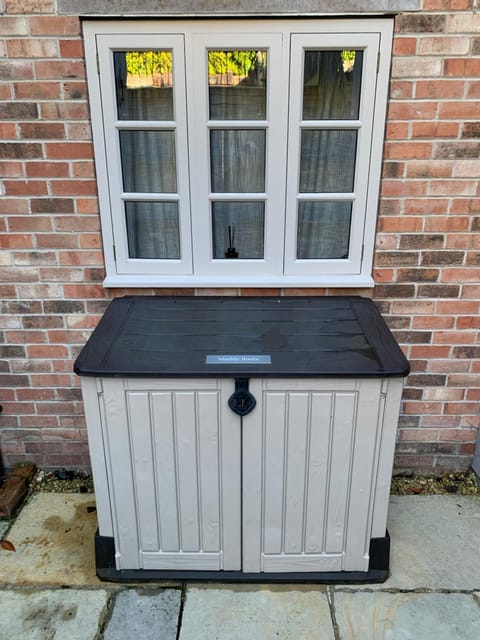 Bramble Cottage House in Glastonbury