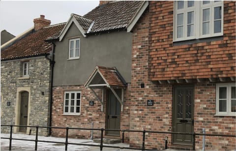 Bramble Cottage House in Glastonbury