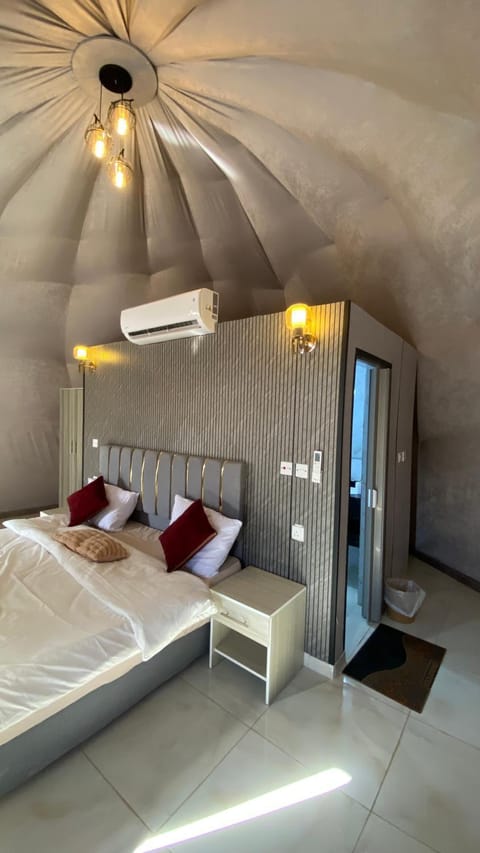 Bed, Bedroom, air conditioner