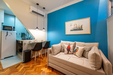 TV and multimedia, Living room, Seating area, Dining area, oven, air conditioner