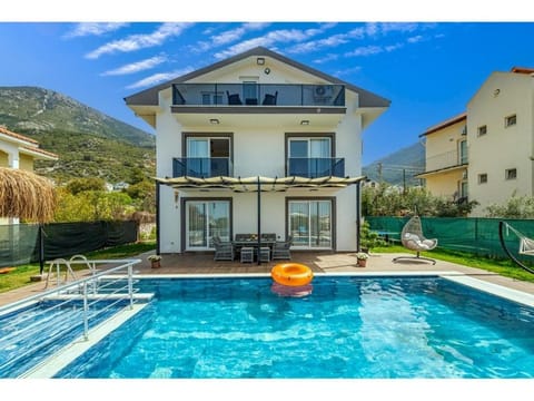 Property building, Mountain view, Swimming pool