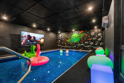 Swimming pool, Swimming pool