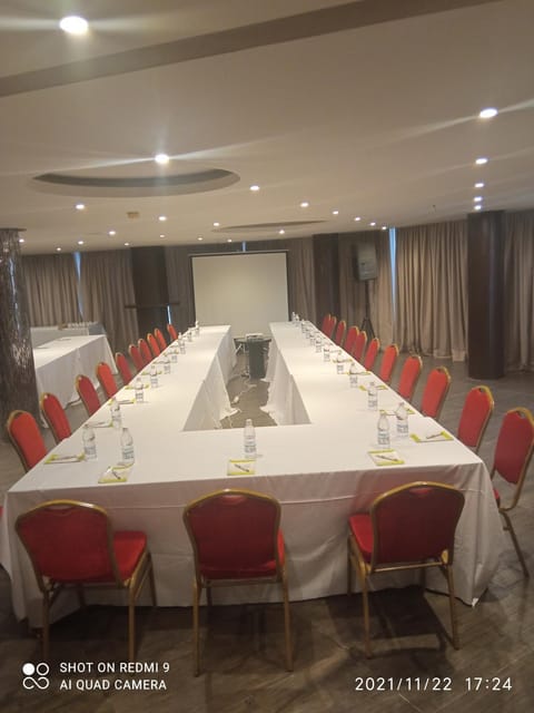 Meeting/conference room