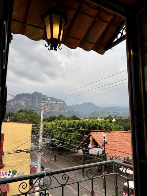 Balcony/Terrace, Mountain view