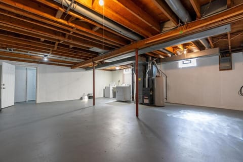 Akron 2 Bed 1 Bath Mountain Oasis Dog Friendly Apartment in Springfield Township