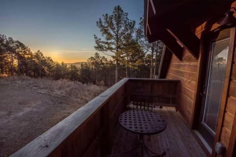 Stairway to Heaven Hot Tub Deck Sleeps 18 House in Oklahoma