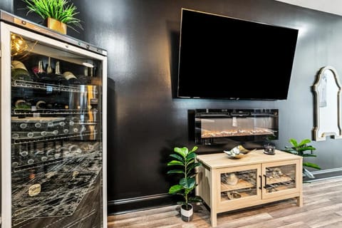 Spacious 5BR NOLA Loft Perfect for Groups Apartment in Ninth Ward