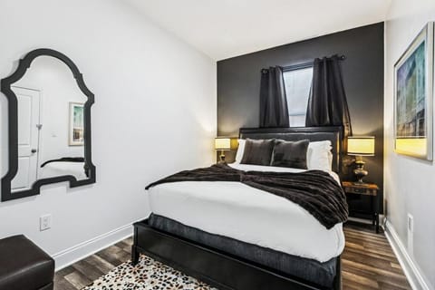 Spacious 5BR NOLA Loft Perfect for Groups Apartment in Ninth Ward