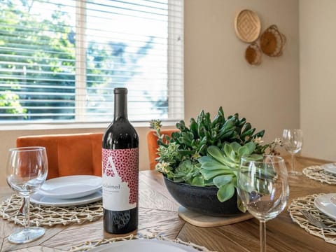 Wine Country Garden View Farmhouse with Fire Pit House in Fairfield