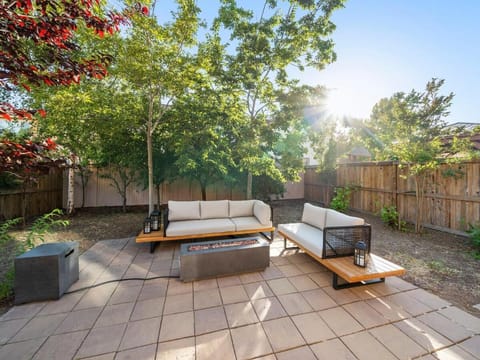 Wine Country Garden View Farmhouse with Fire Pit House in Fairfield