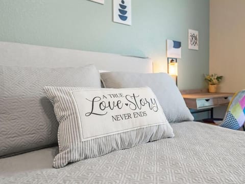 Wine Country Garden View Farmhouse with Fire Pit House in Fairfield