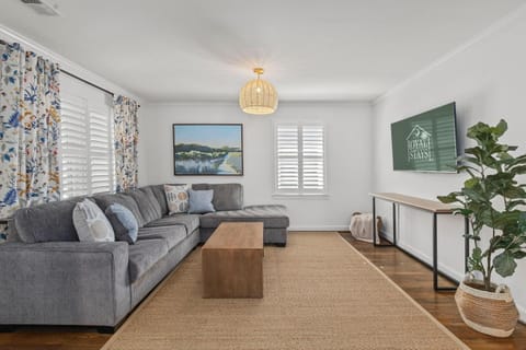 Old Village Palmetto- Pet Friendly House in Mount Pleasant